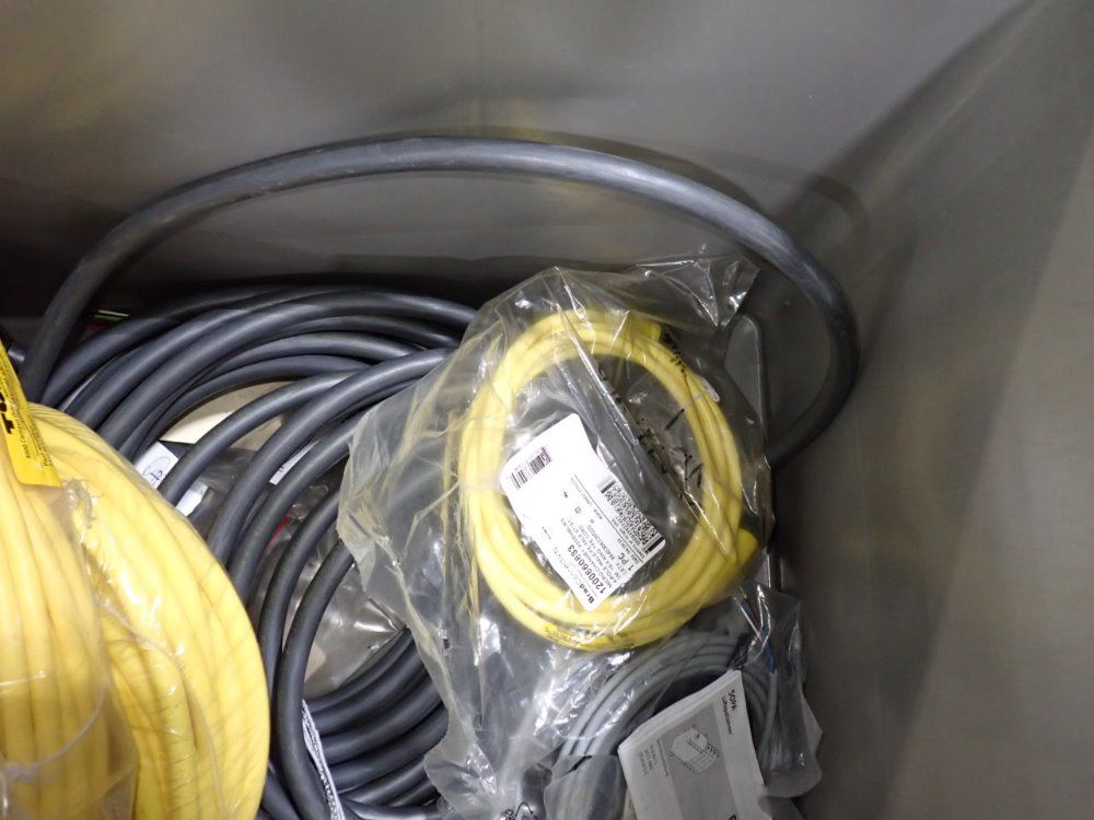  Cables