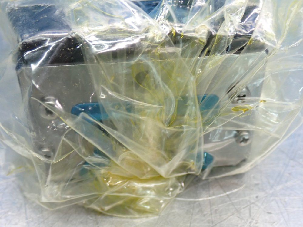 Rexroth Linear Guide Rail Runner Block Unit - R182432116