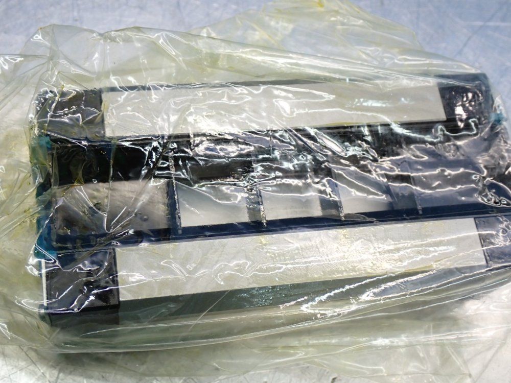 Rexroth Linear Guide Rail Runner Block Unit - R182432116