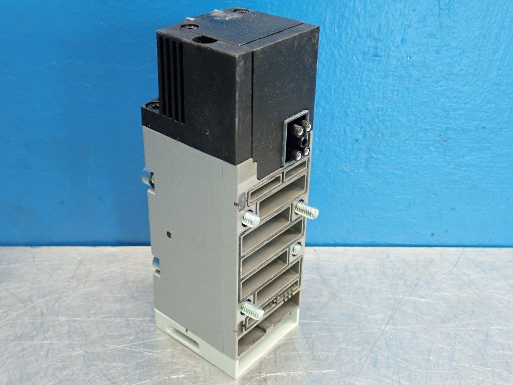 Festo Air Solenoid Valve - 560823