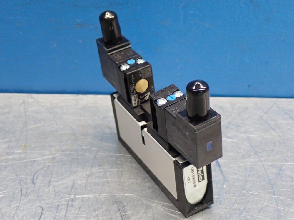 Parker Solenoid Directional Control Valve - Dx01-606-951m