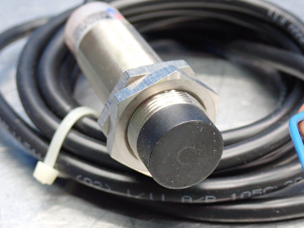 Eaton E57 Inductive Proximity Sensor - Es7lal18a2e