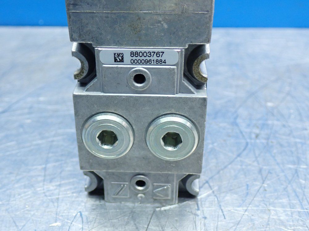 Krom Schroder 500m Bar Max, 5psig Gas Solenoid Valve Unit - 88003767