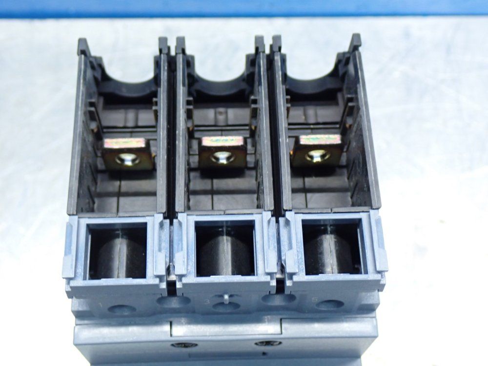 Siemens Molded Case Circuit Breaker - 3va5111-5ec31-0aa0