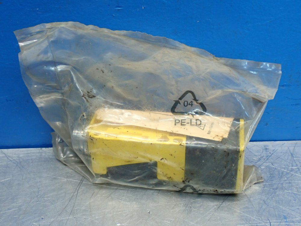 Turck Inductive Proximity Sensor Switch - 4224291