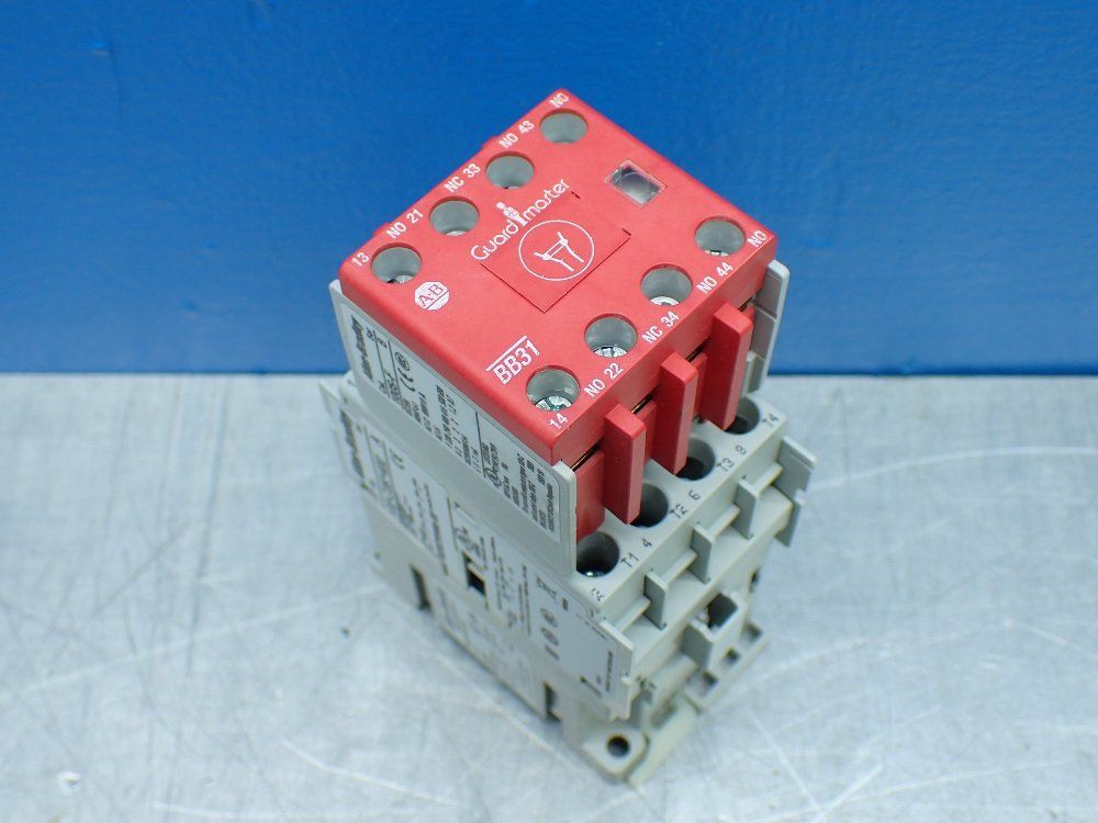 Allen-bradley Guadmaster Safety Contactor - 100s-c09j431bc
