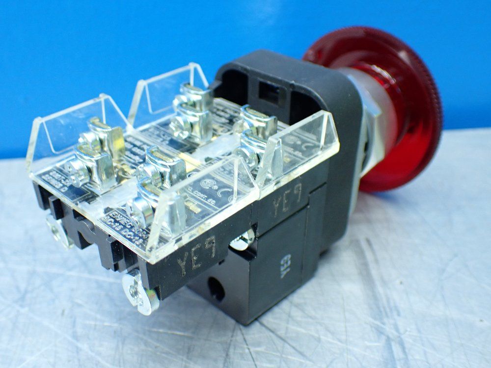 Allen-bradley 30mm Push-pull Device. Re Illuminated Jumbo Mushroomhead - 800t-fxjtqh2rg1