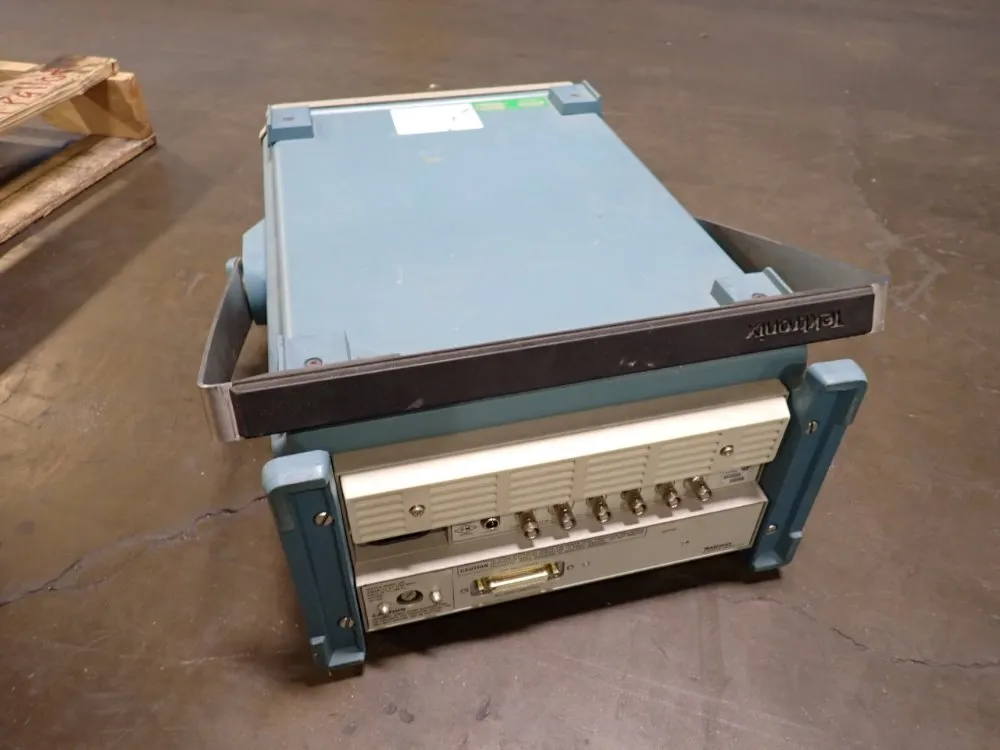 Tektronix Spectrum Analyzer - 496