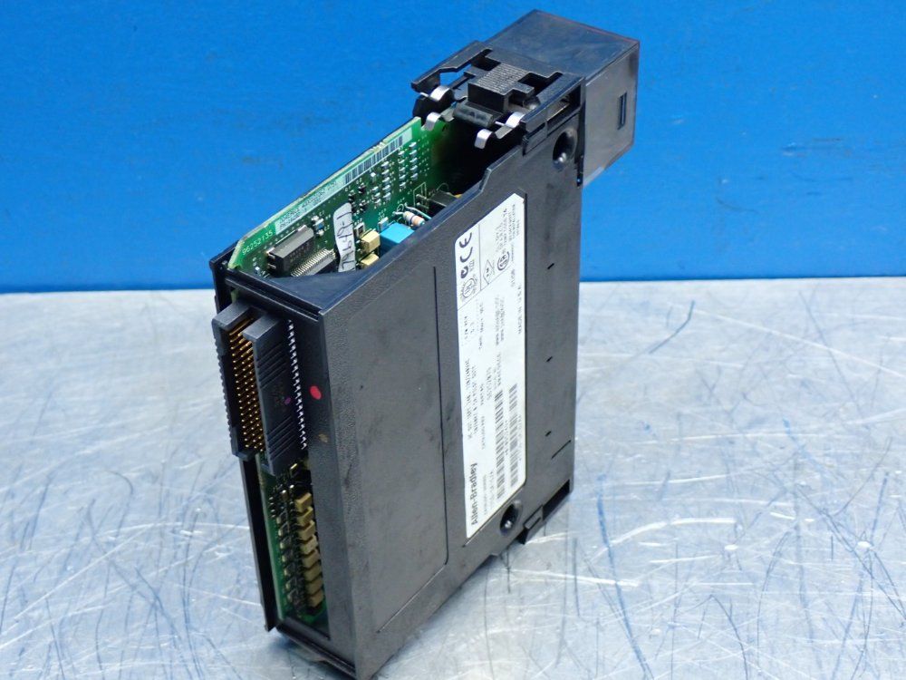 Allen Bradley Digital Output Module - 1756-oa16k
