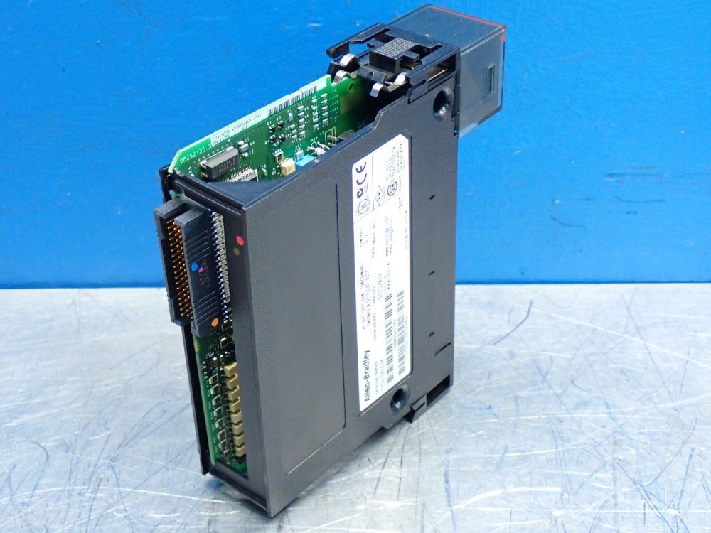 Allen Bradley Controllogix Output Module - 1756-oa16