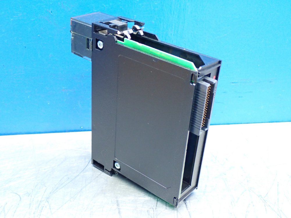 Allen Bradley Controllogix Output Module - 1756-oa16