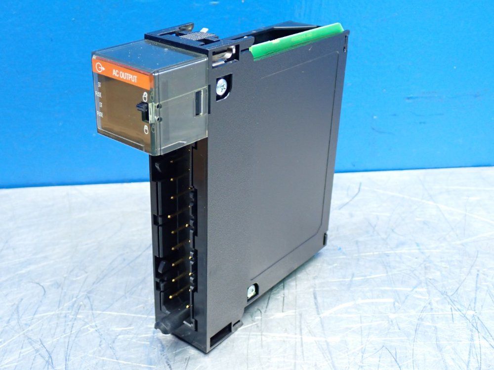 Allen Bradley Controllogix Output Module - 1756-oa16