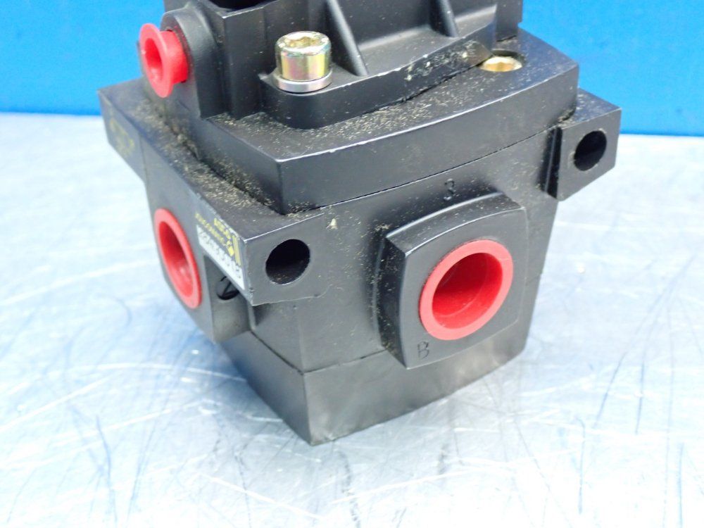 Asco Pipe Size: 1/2in 3-way Pneumatic Control Valve - 28400051-120/60