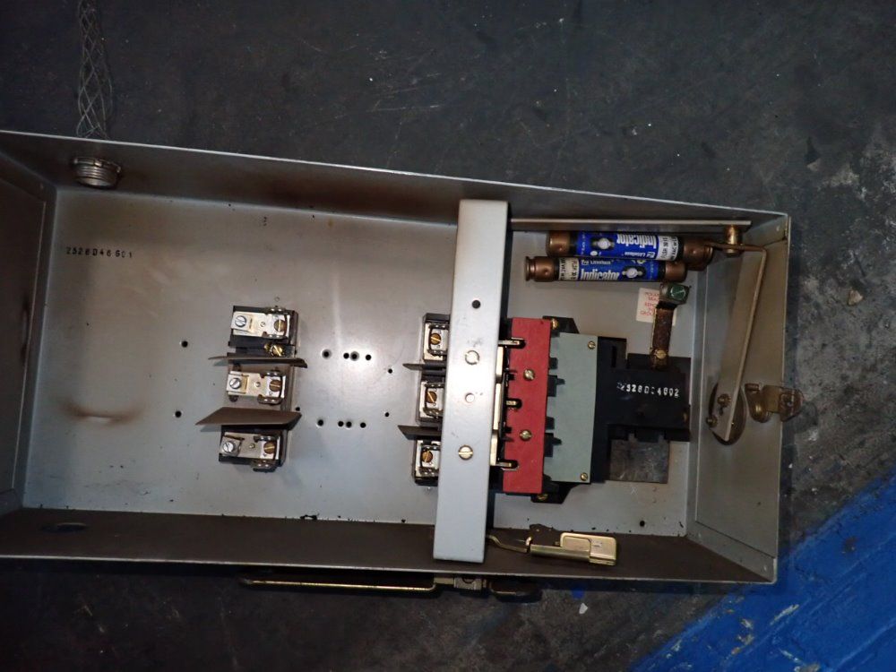 Westinghouse Bus Plug