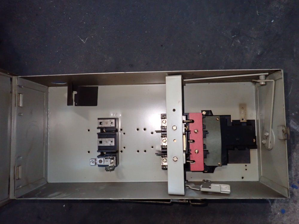 Westinghouse Bus Plug