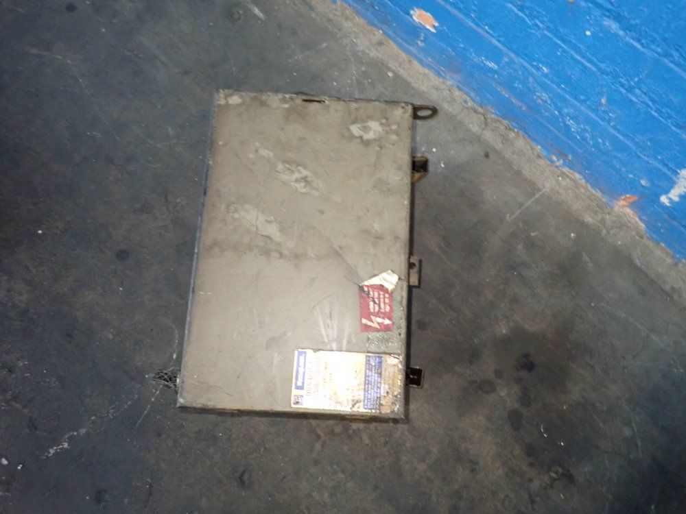 Westinghouse Bus Plug