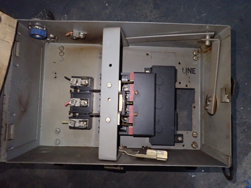 Westinghouse Bus Plug