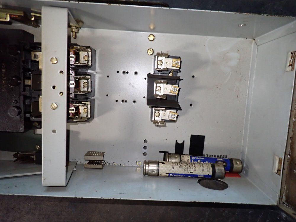 Westinghouse Bus Plug