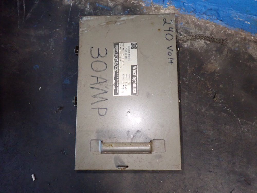Westinghouse Bus Plug