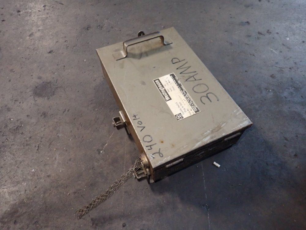 Westinghouse Bus Plug