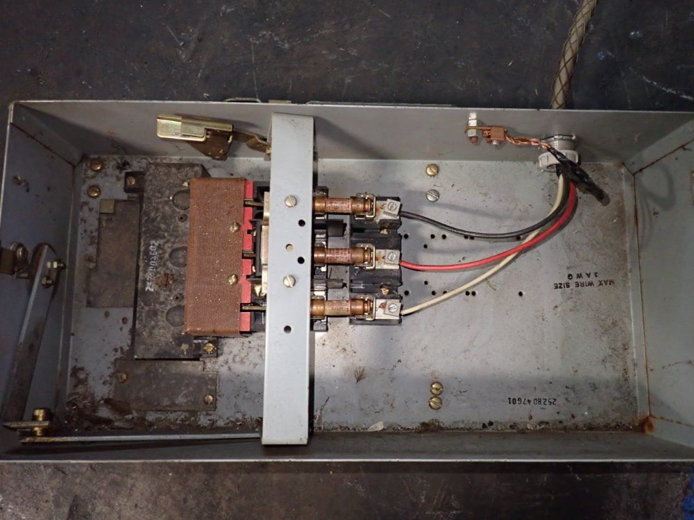 Westinghouse Bus Plug