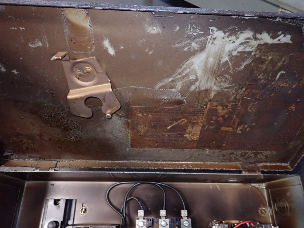 Westinghouse Bus Plug