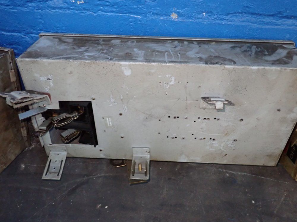 Westinghouse Bus Plug