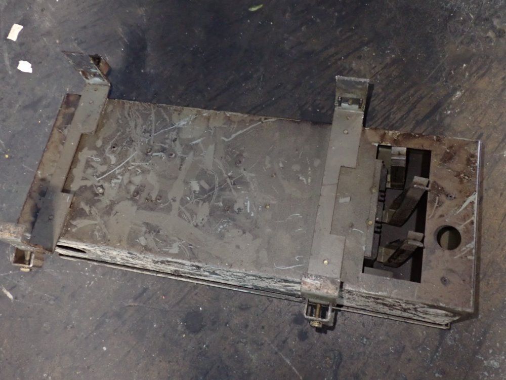 Westinghouse Bus Plug