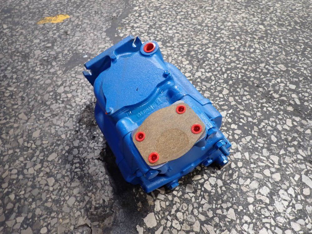 Vickers Pvh74qicrsf1s10c2531 Hydraulic Pump - Pvh74qicrsf1s10c2531