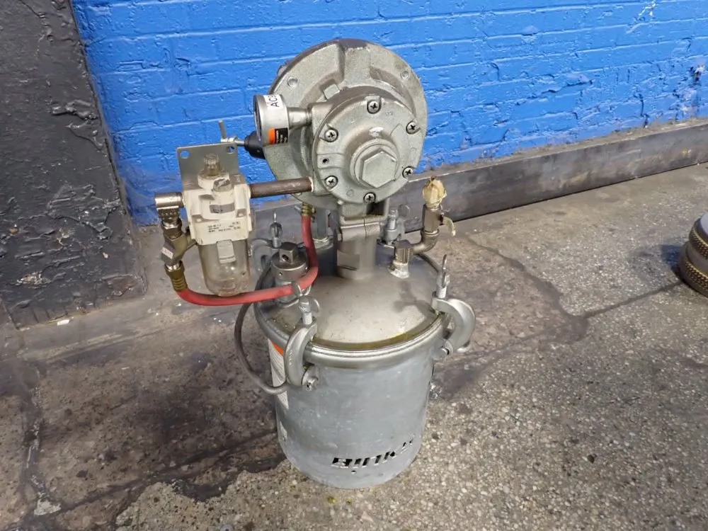 PRESSURE TANK