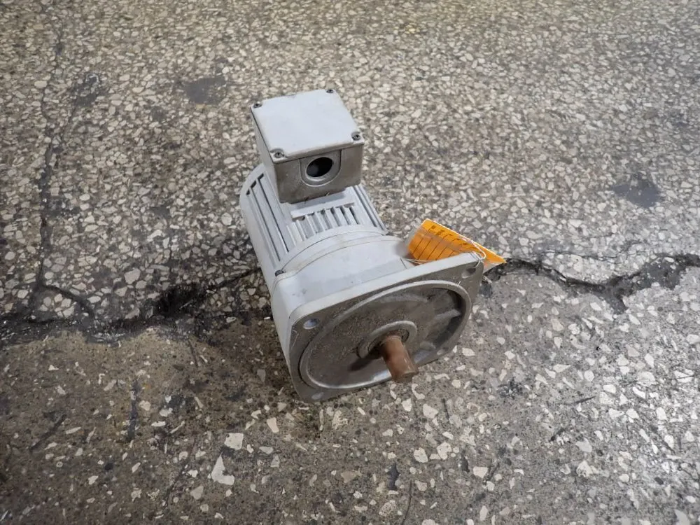 Nissei Corp 0.1 Kw Gear Drive - G3fm-18-10-t010axbg3-n316