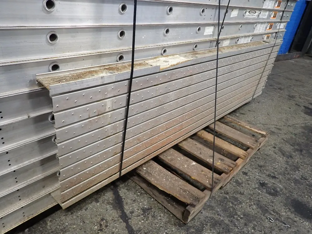 Werner Werner 2612 Aluminum Stage Platforms