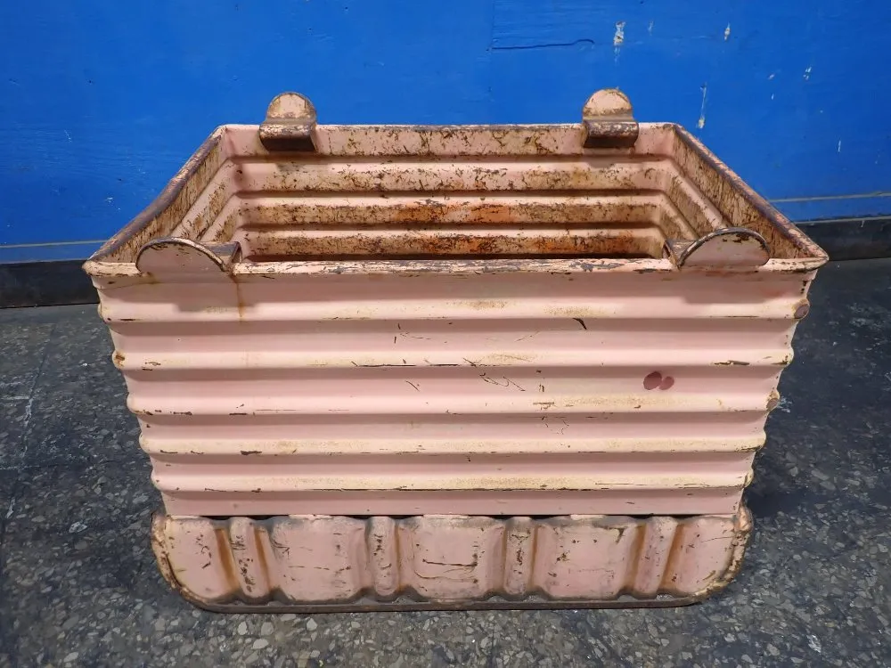  Stackable Metal Basket