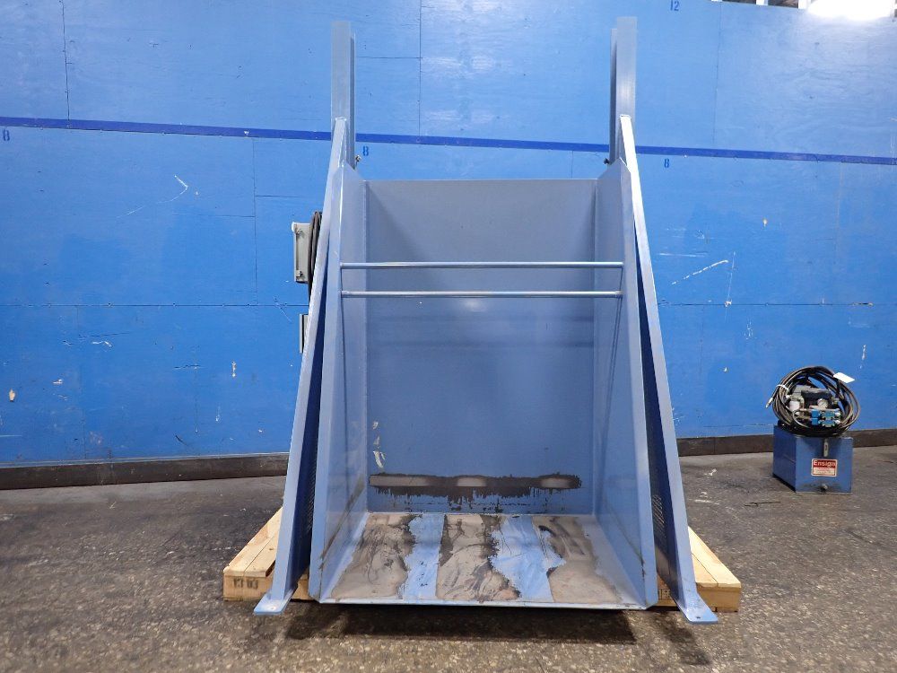 Ensign 42" X 48" Gaylord Tipper - 39 2000