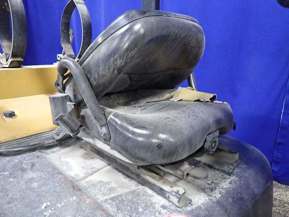 Caterpillar 4750 Lbs Propane Forklift - C5000