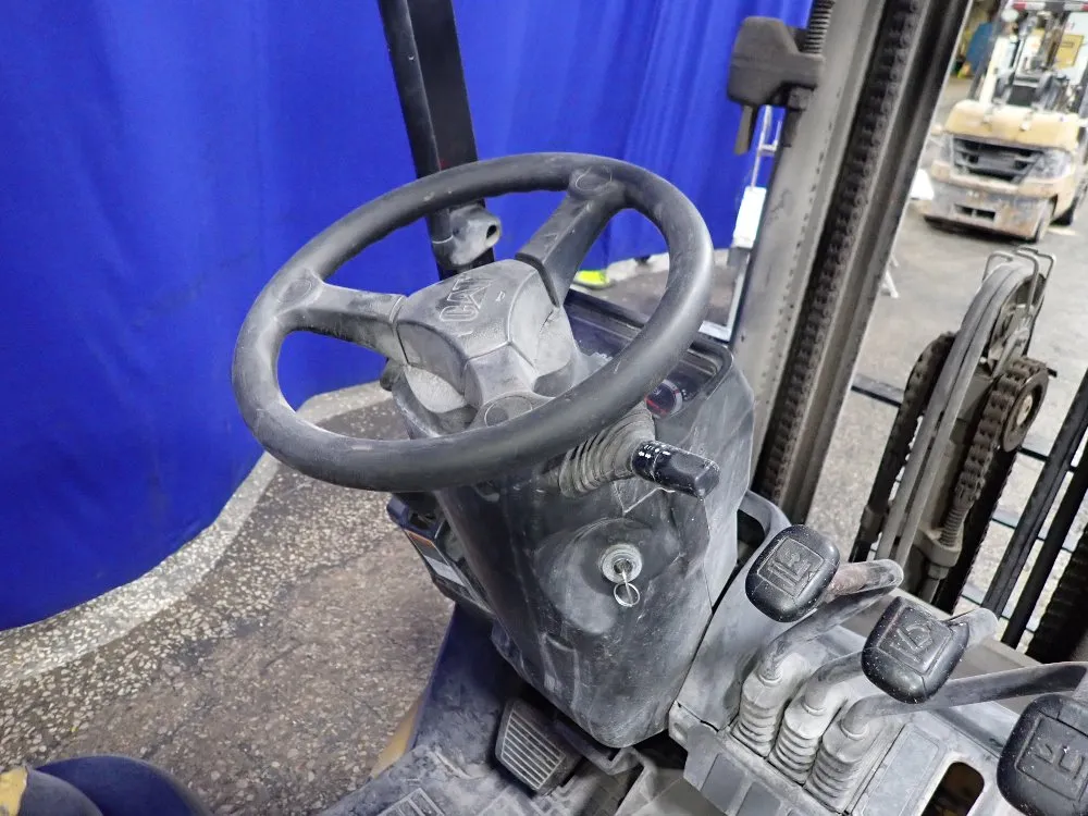 Caterpillar 4750 Lbs Propane Forklift - C5000