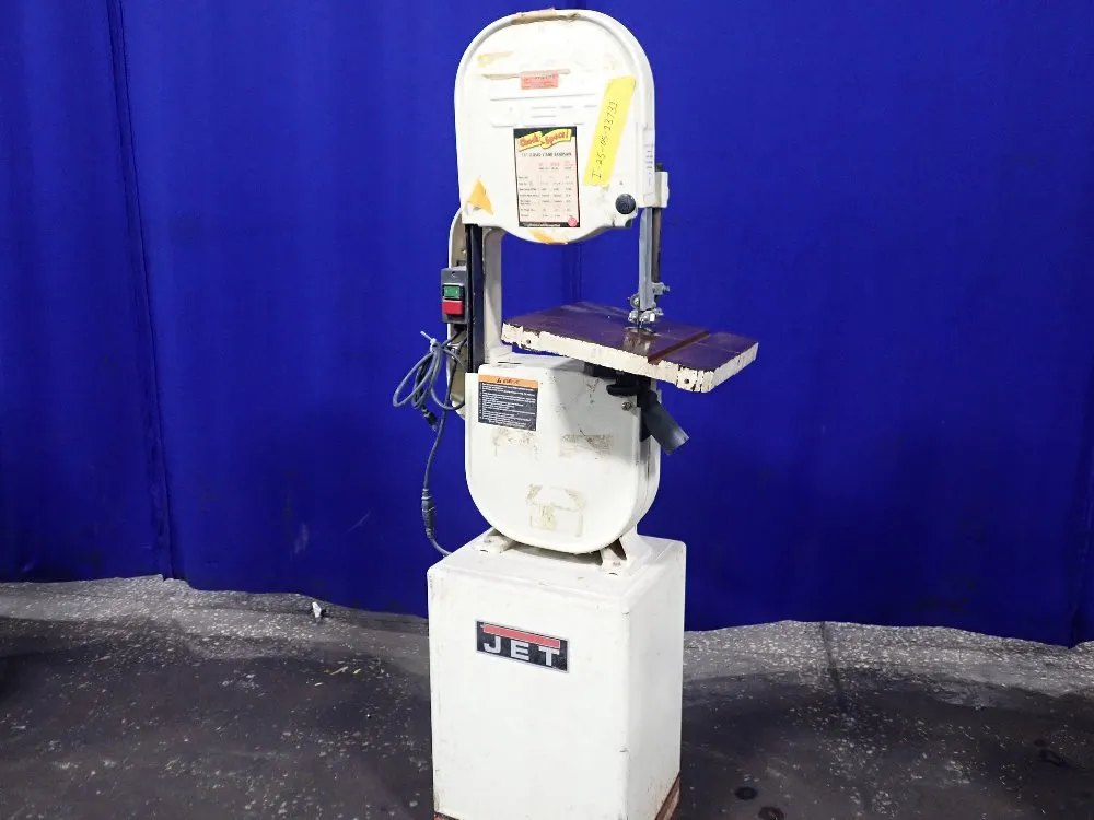 VERTICAL BAND SAW