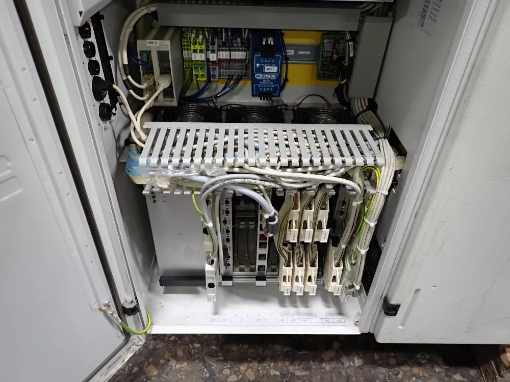 Arburg 1000 Kn Injection Molder - 420c 1000 290