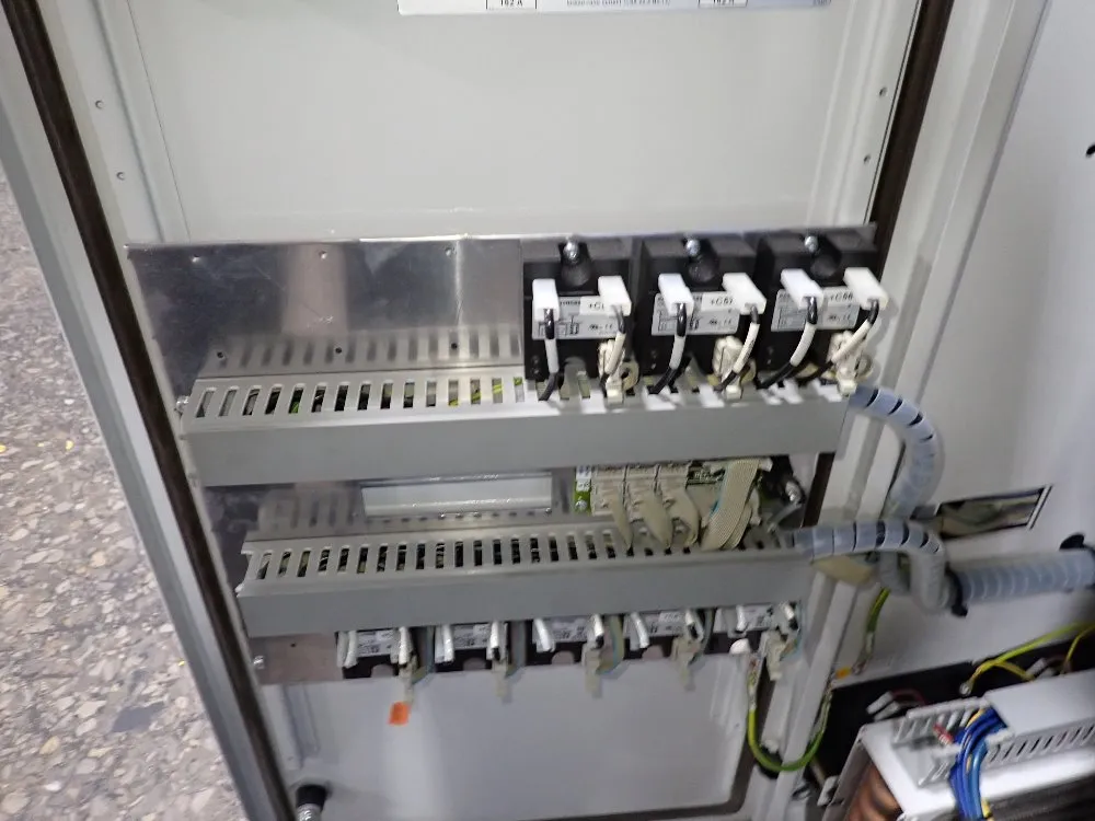 Arburg 1000 Kn Injection Molder - 420c 1000 290