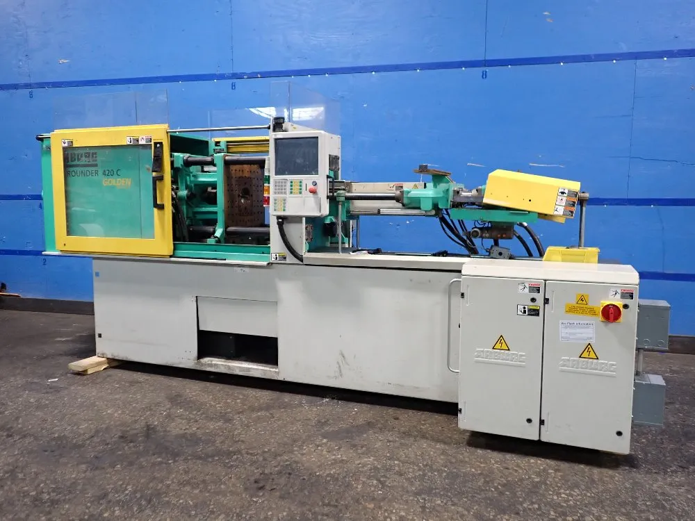 INJECTION MOLDER