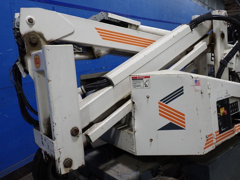 Simon 22' Reach/32' Platform Height 32/21e Boom Lift - 32/21e