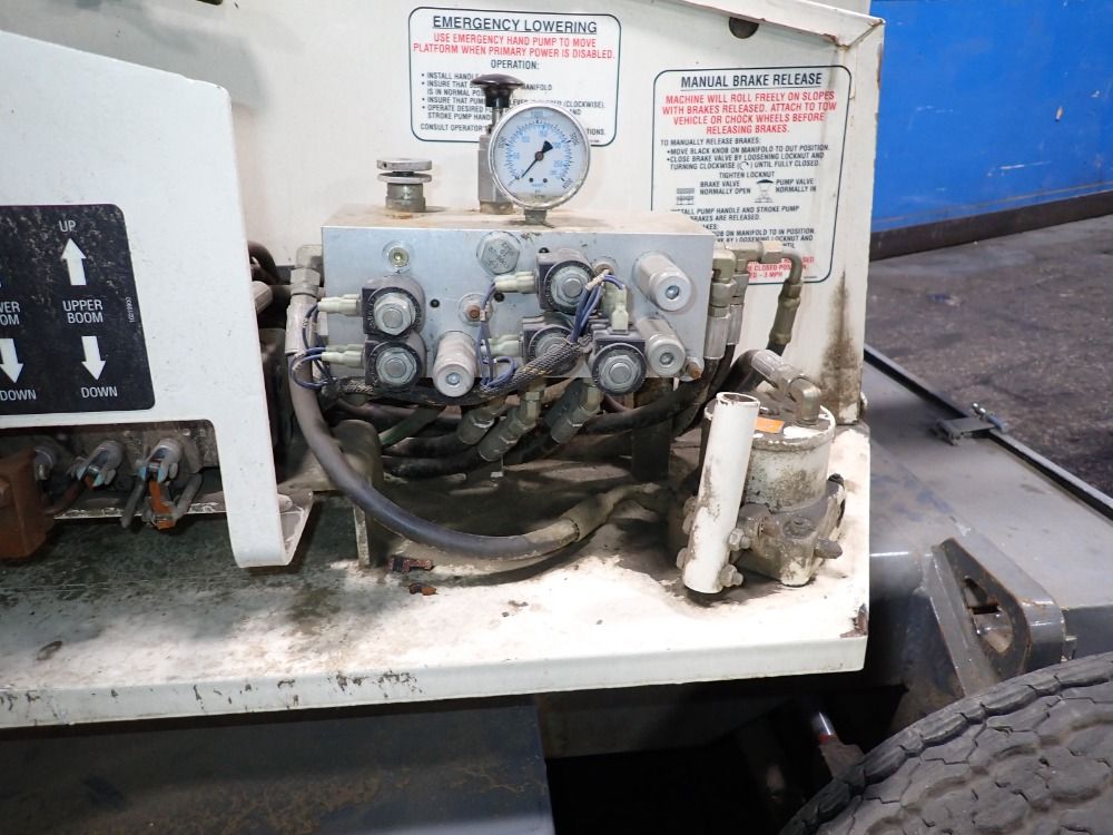 Simon 22' Reach/32' Platform Height 32/21e Boom Lift - 32/21e