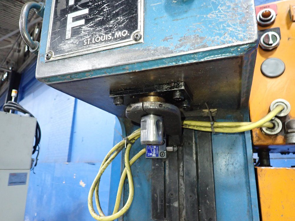 Neff Mfg 2 Ton 1985 Neff Mfg P8462 Hydraulic Press - P8462