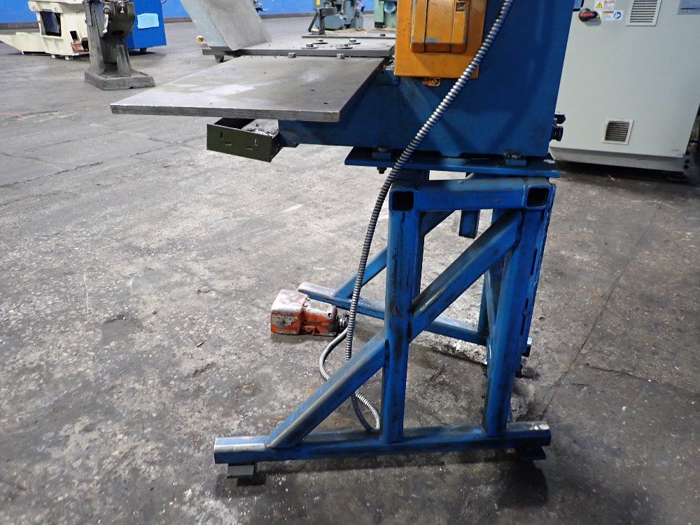 Neff Mfg 2 Ton 1985 Neff Mfg P8462 Hydraulic Press - P8462