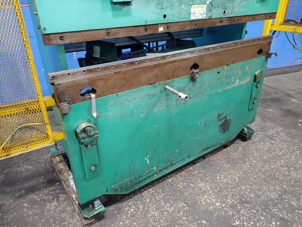 Piranha 35 Ton X 6' 35 Ton Press Brake