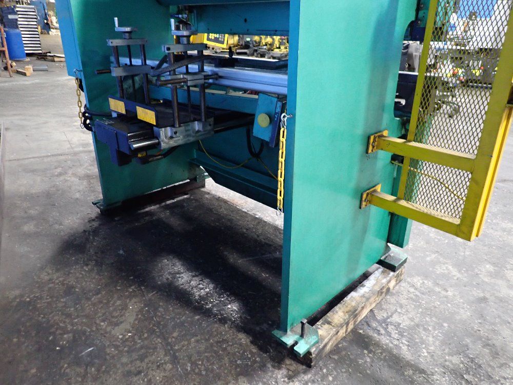 Piranha 35 Ton X 6' 35 Ton Press Brake