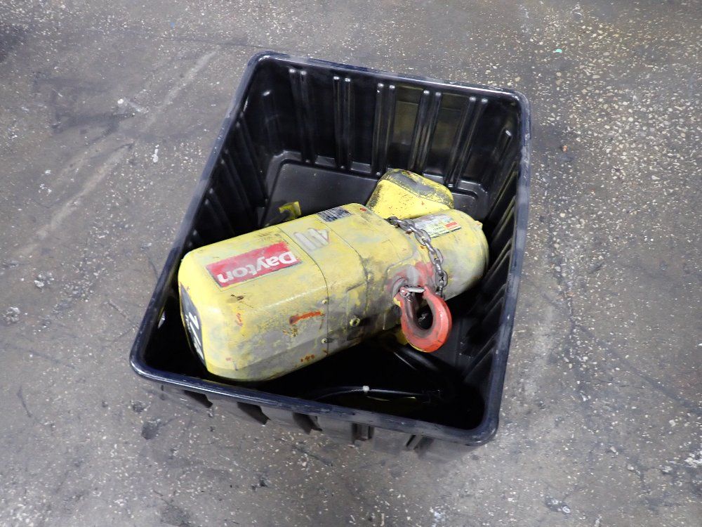 Dayton 1/4 Ton Electric Chain Hoist - 3kr1