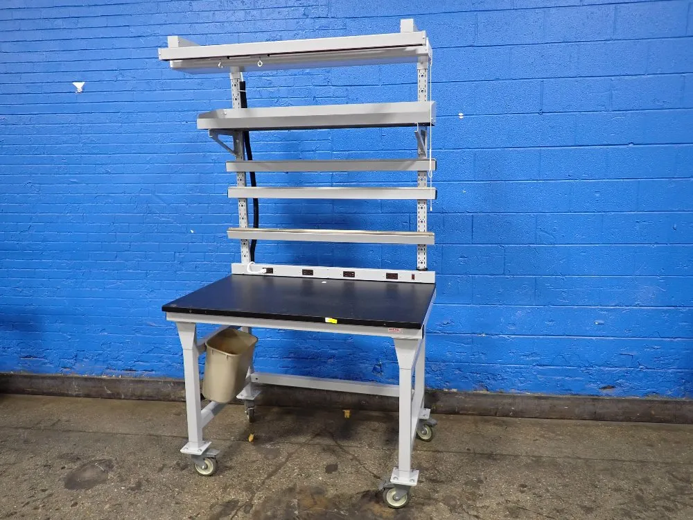 PORTABLE WORKBENCH