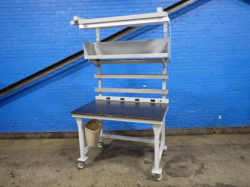 PORTABLE WORKBENCH