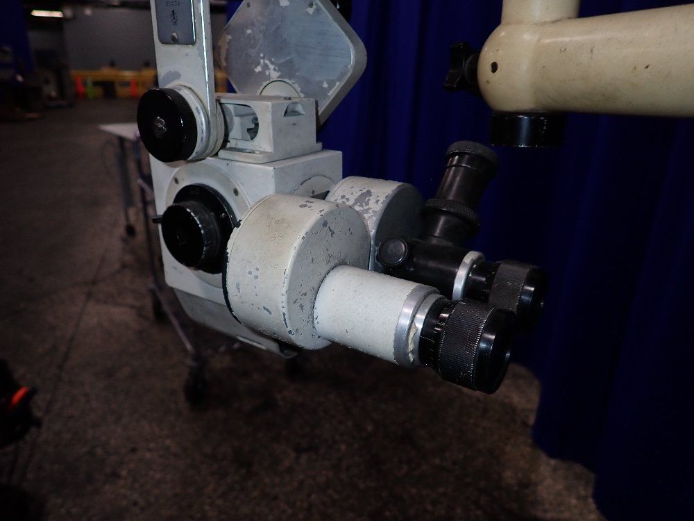 Carl-zeiss Surgical Microscope